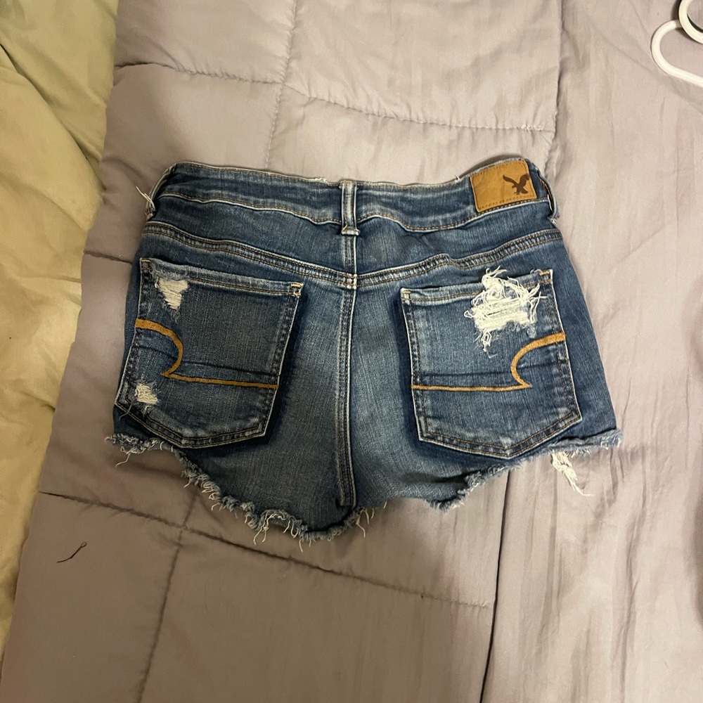 American eagle Jean shorts high rise - Picture 2 of 3